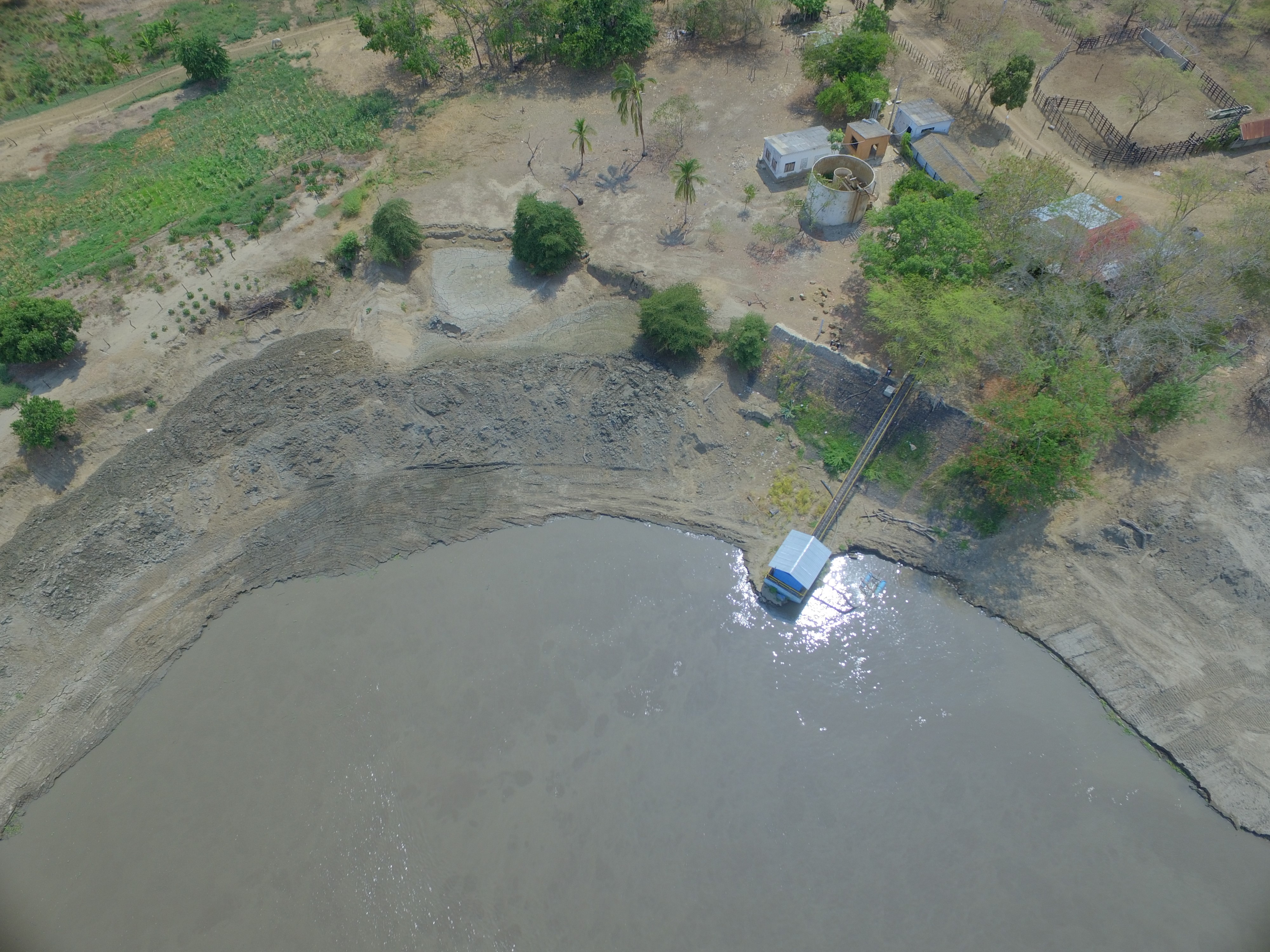 Dragado de los sedimentos arrastrados por el rio Magdalena 2